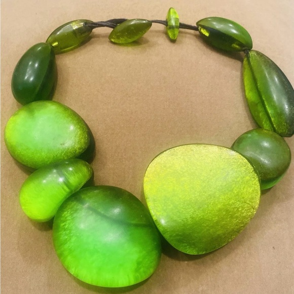 Monies Jewelry - Monies Necklace RARE HUGE GREEN CRACKLE GERDA LYNGGAARD lucite